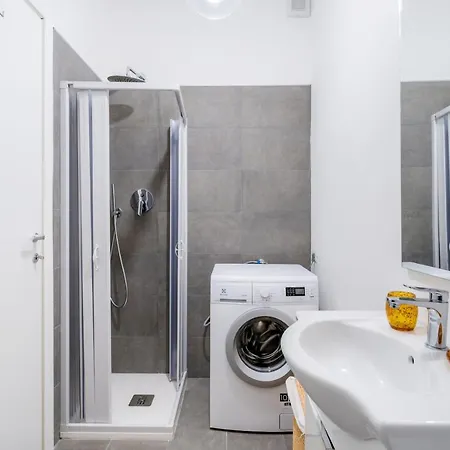 White Candle Apt, Close To San Pietro, Gemelli And City Center *